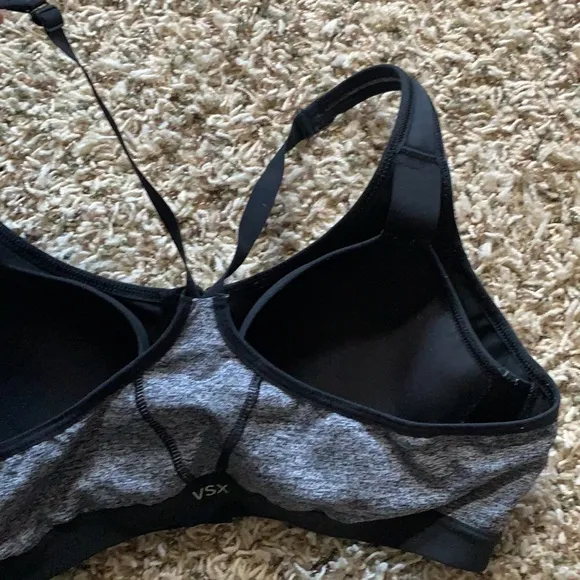 Victorias Secret Sport Knockout Front Zip Sports Bra