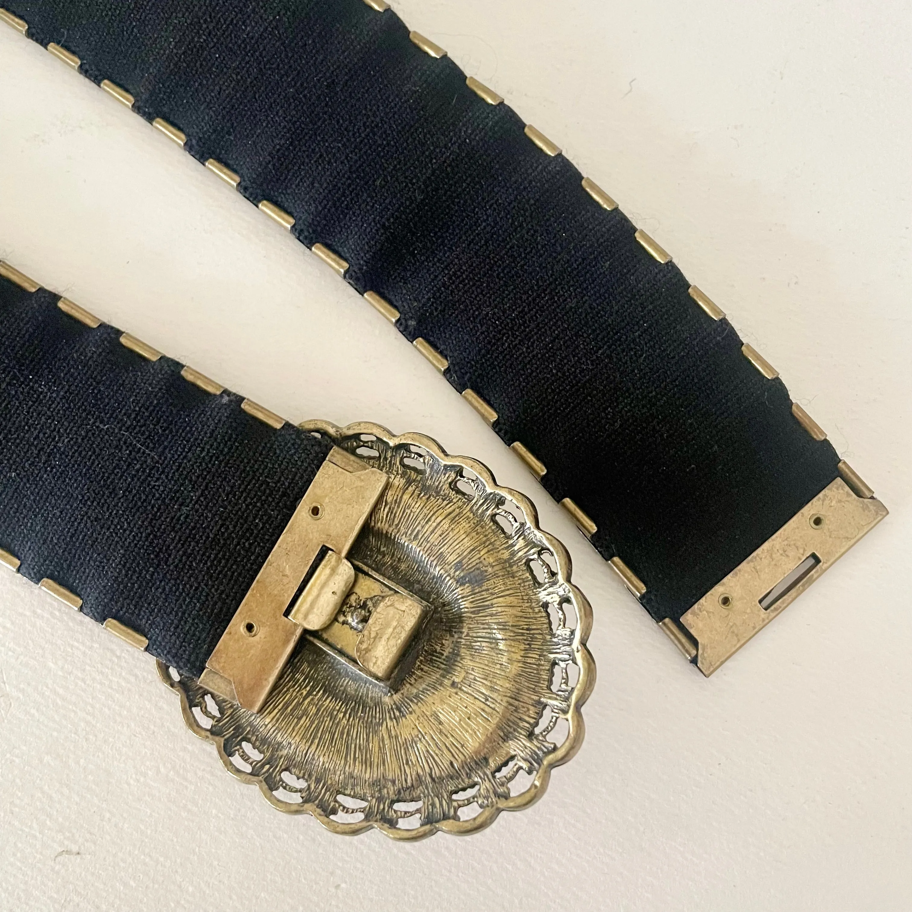 Vintage antiqued brass plate elastic belt with rhinestone medallion buckle (HT2506)