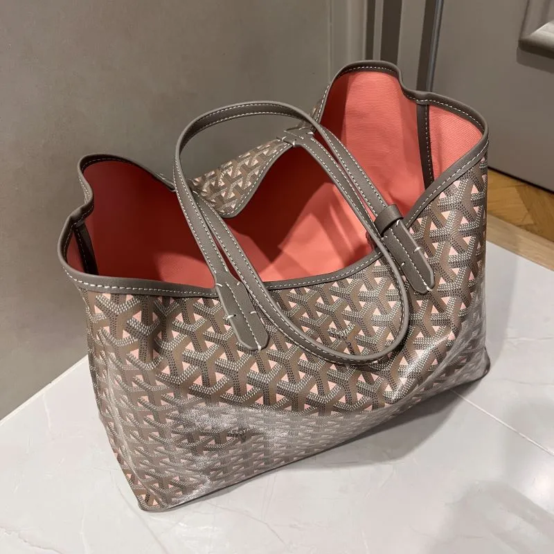 Vivara Signature Carryall