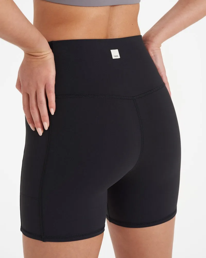 Vuori Studio Pocket Short