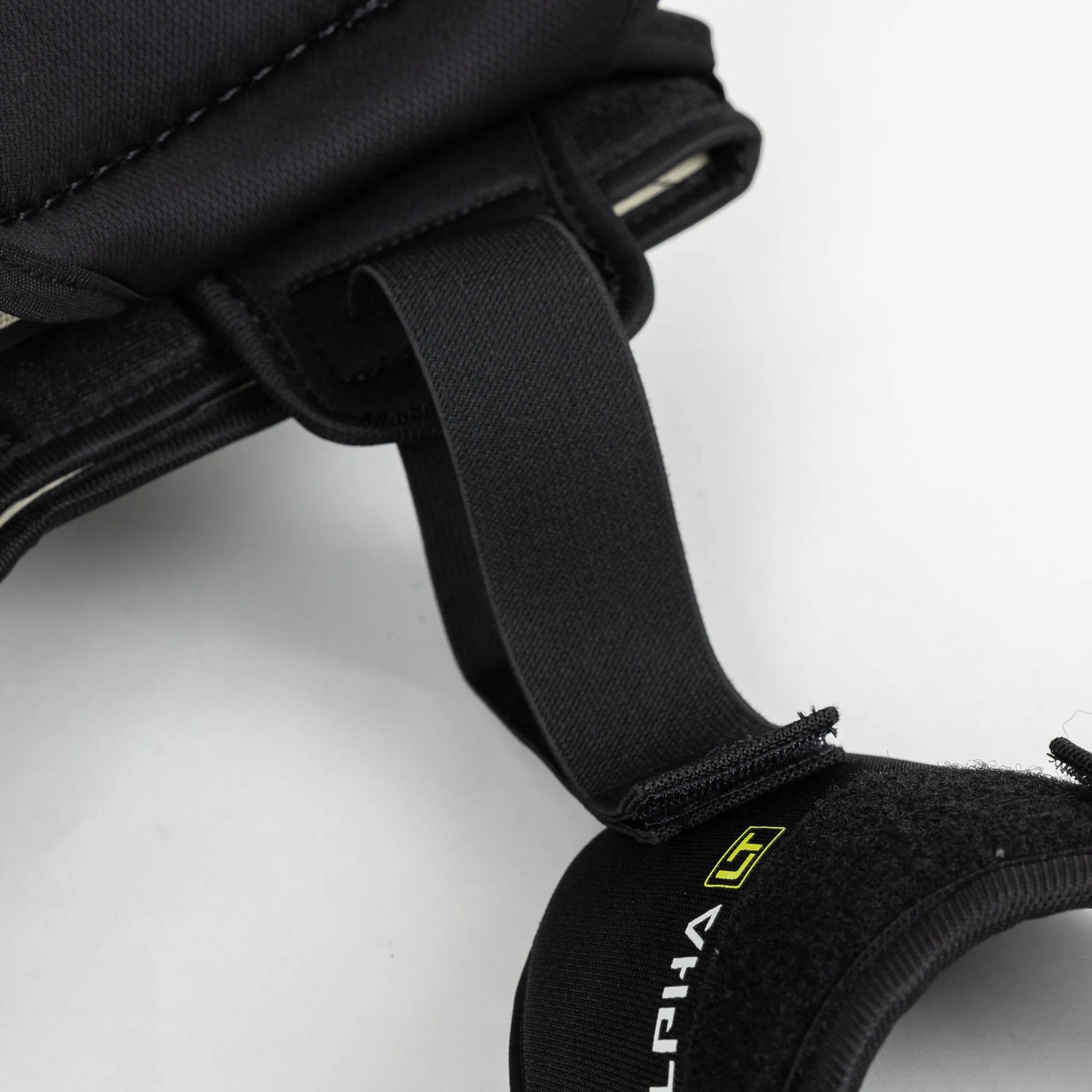 Warrior Alpha Lite Senior Hockey Shoulder Pads