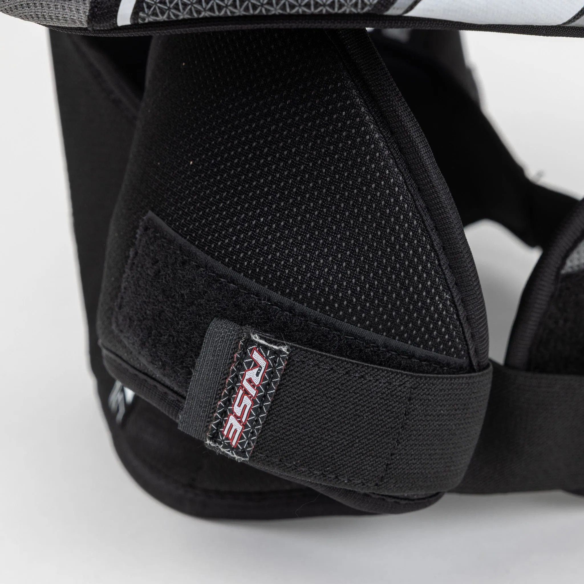 Warrior Rise Junior Hockey Shoulder Pads