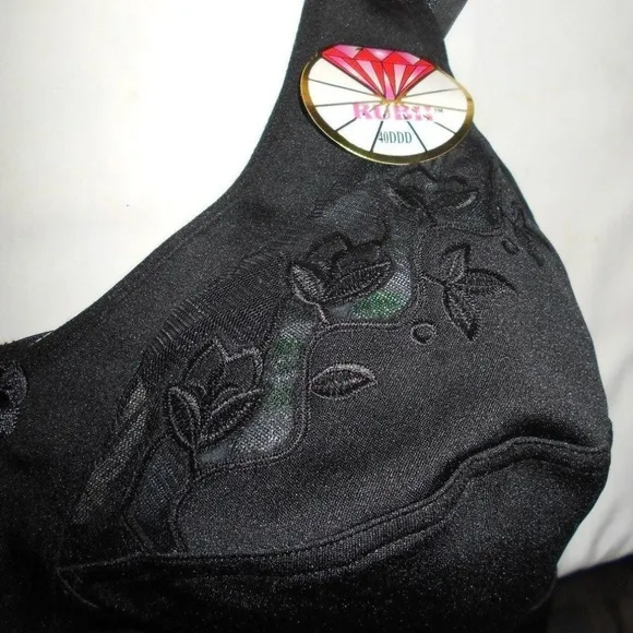 Wide adjustable straps Bra