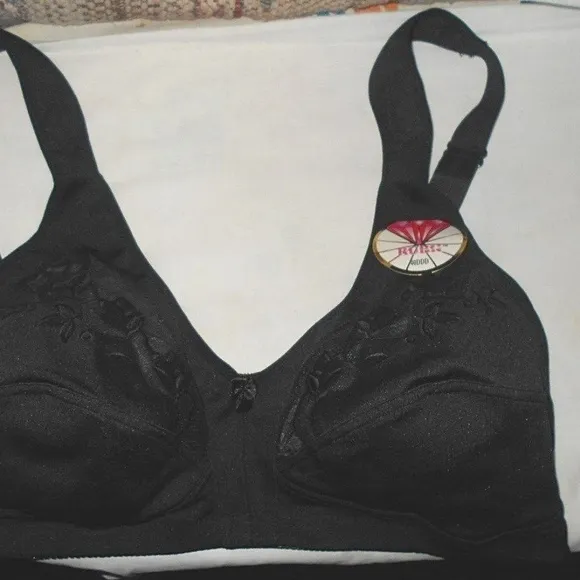 Wide adjustable straps Bra