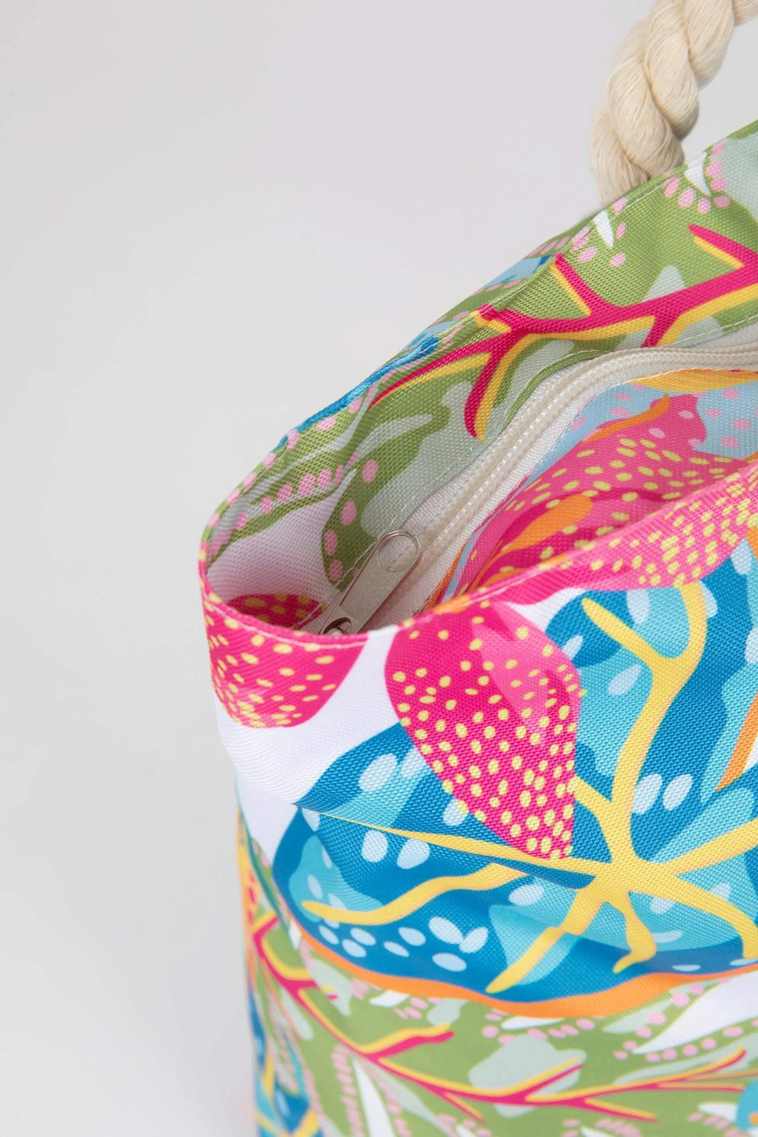 Women Leaf Patterned Beach Bag