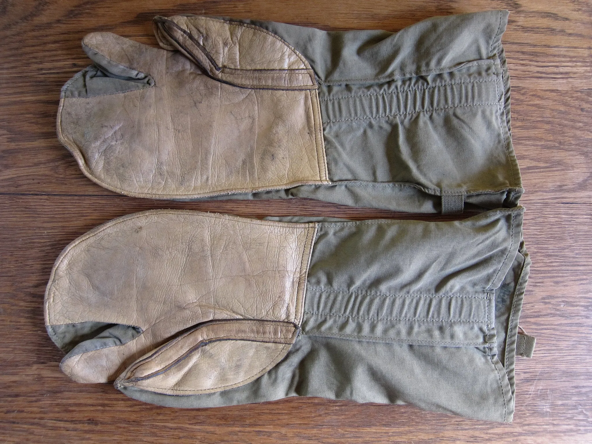 WW2 Memorabilia Canvas Leather Machine Gunners Gloves