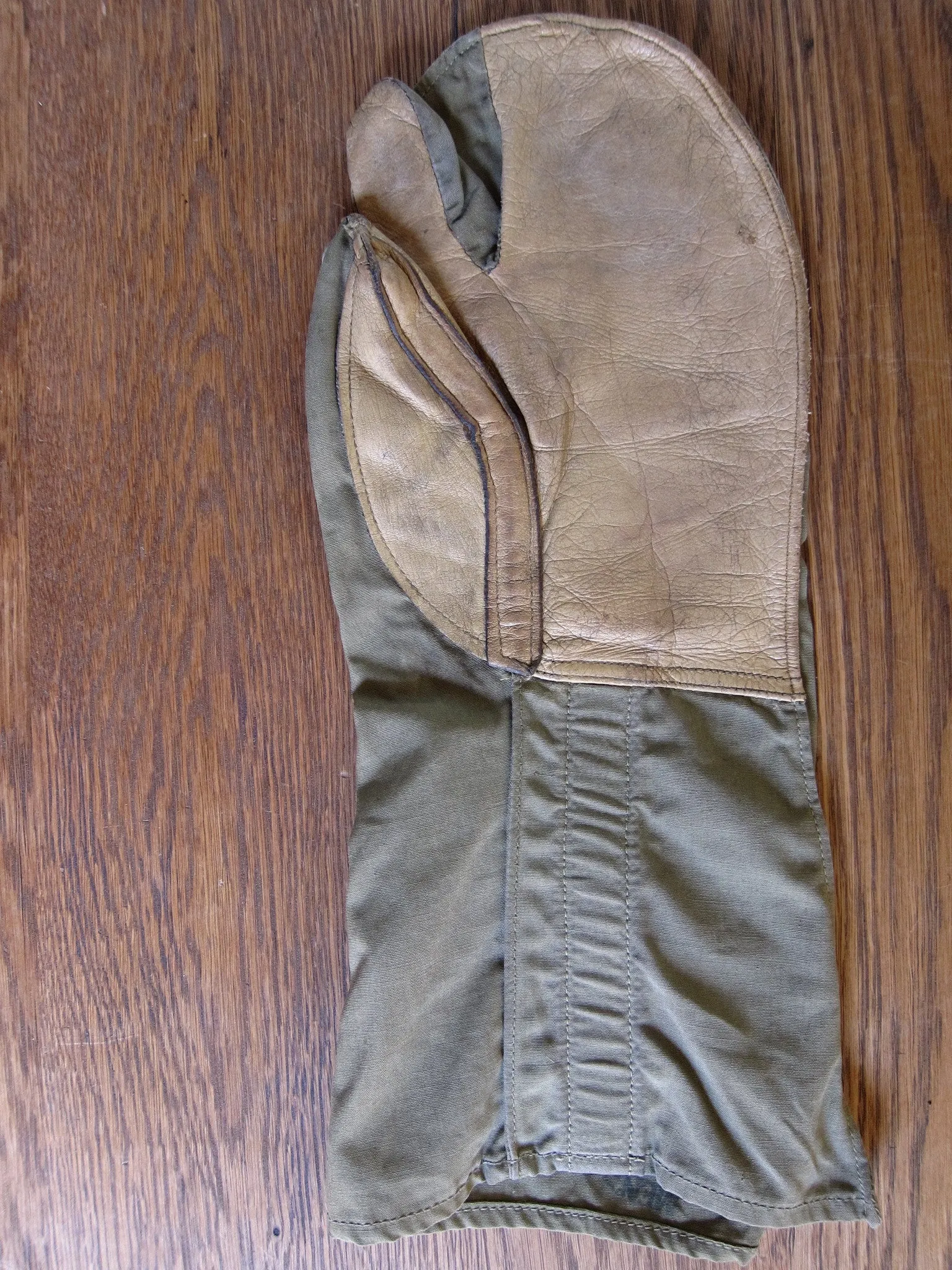 WW2 Memorabilia Canvas Leather Machine Gunners Gloves