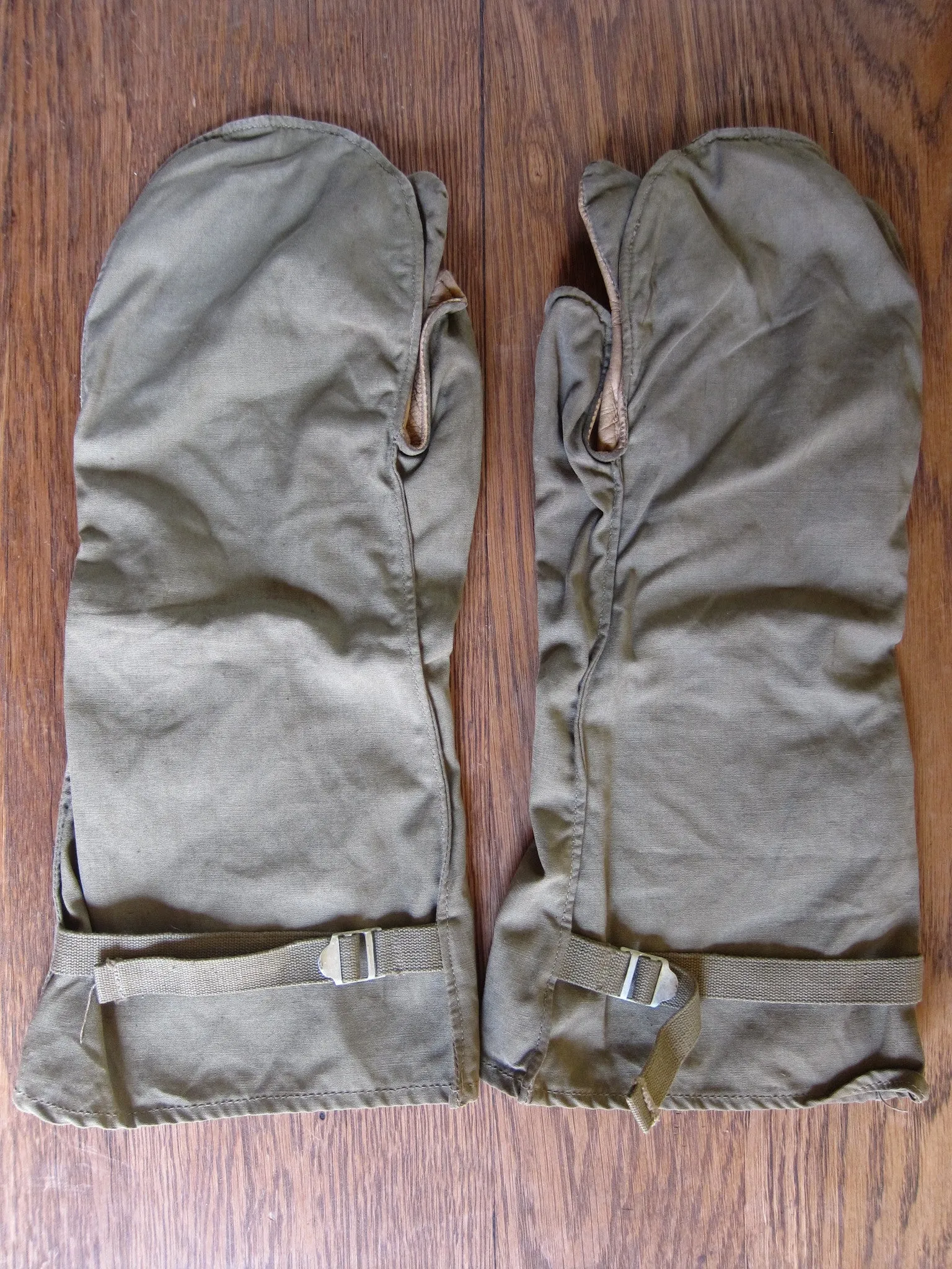 WW2 Memorabilia Canvas Leather Machine Gunners Gloves