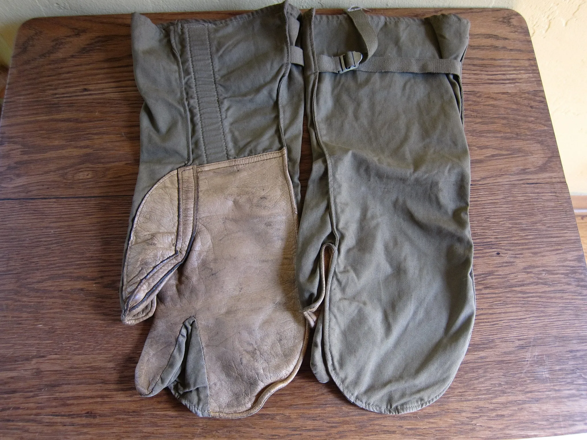 WW2 Memorabilia Canvas Leather Machine Gunners Gloves